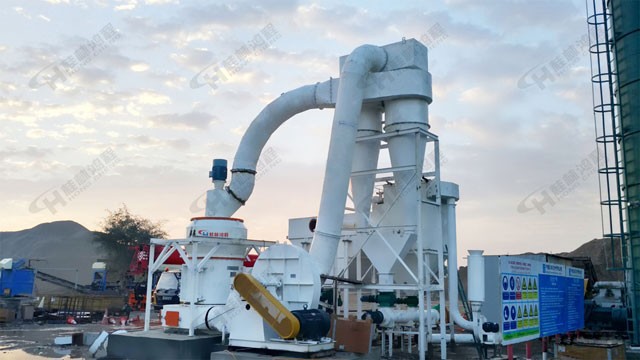 磨重鈣的機(jī)子時(shí)產(chǎn)1噸重鈣磨機(jī)型號(hào)HC1000擺式磨粉機(jī) 磨重鈣的機(jī)子時(shí)產(chǎn)1噸重鈣磨機(jī)型號(hào)HC1000擺式磨粉機(jī)