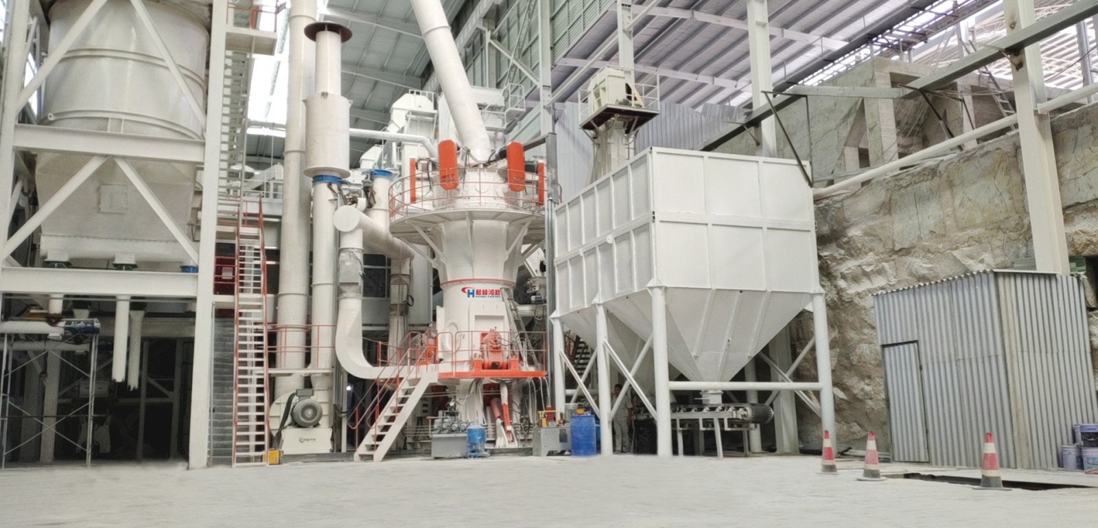 HLMX1300超細立磨河南方解石生產(chǎn)線 HLMX1300超細立磨河南方解石生產(chǎn)線